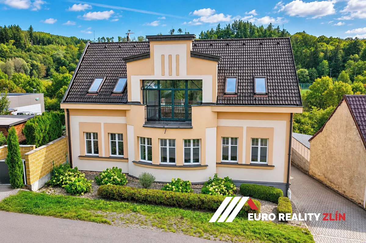Pronájem kanceláře 477 m²